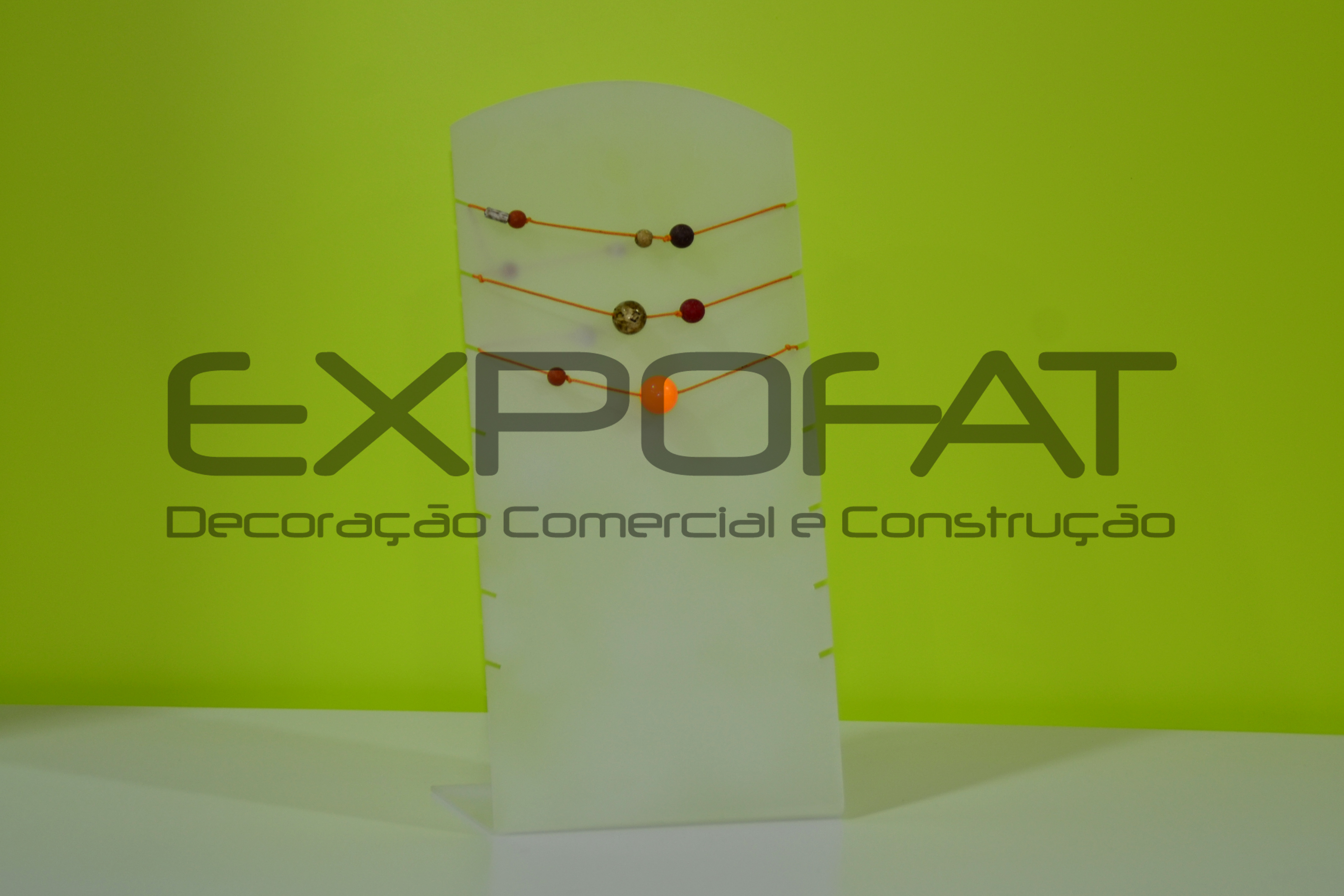 Expositor anti risco para Colares