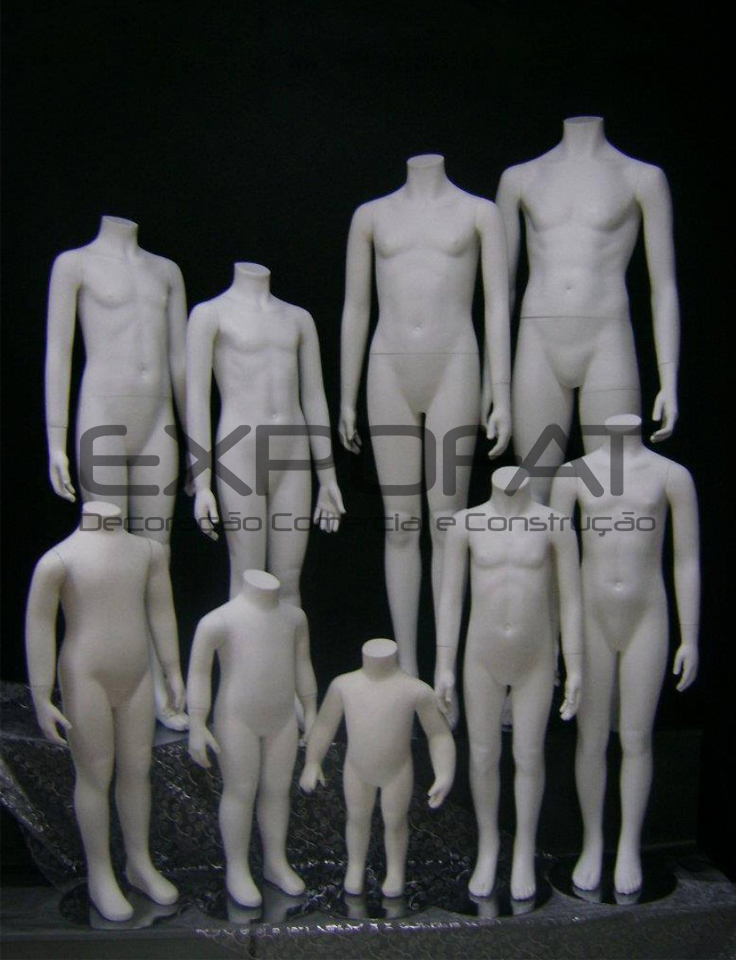 Manequins de criança sem cabeça