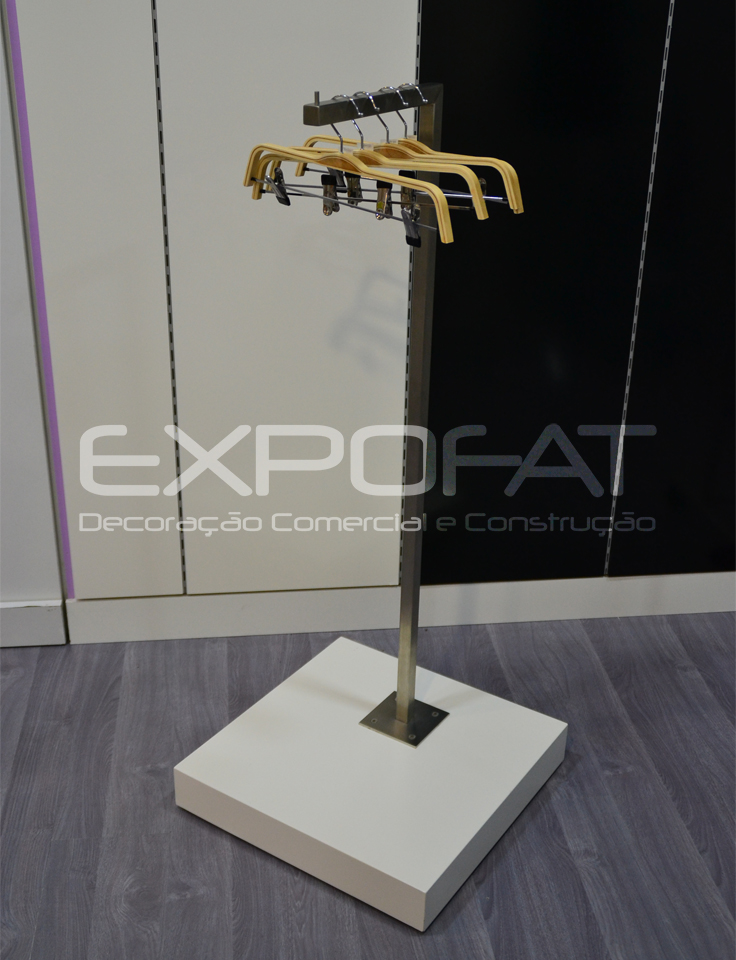 Expositor em inox com base lacada