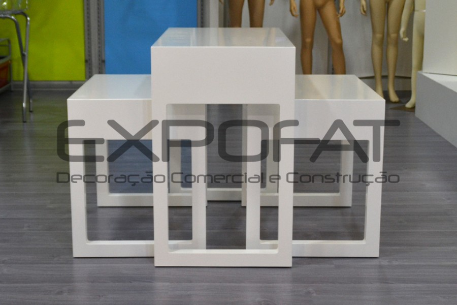 Mesas de montra lacadas