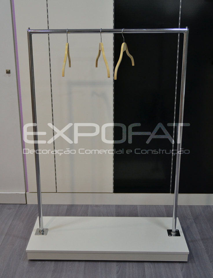 Expositor simples com base em melamina